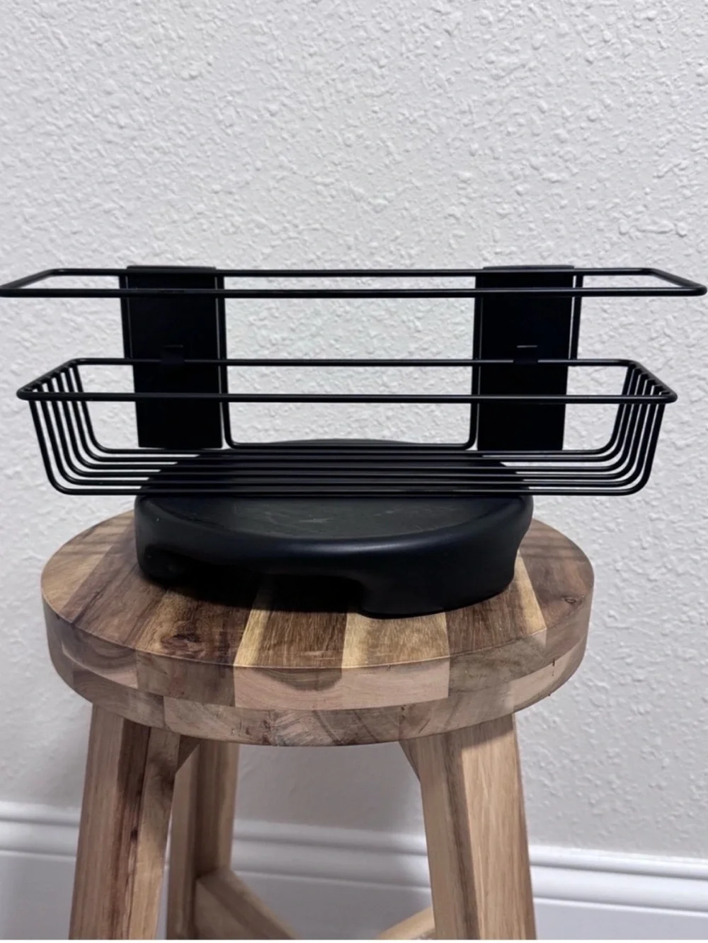 Like New Command Matte Black Bath Caddy Shower Shelf Rust Resistant Organization